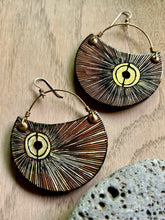 Load image into Gallery viewer, CRESCENT (LARGE) w/brass wire #2568