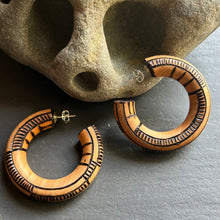 Load image into Gallery viewer, Hoop de Loops #4