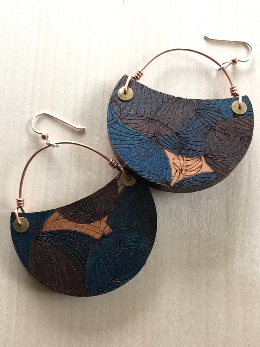 CRESCENT (LARGE) w/copper wire