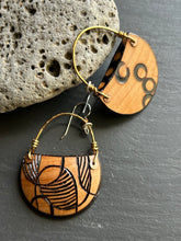 Load image into Gallery viewer, CRESCENT (SMALL) w/brass wire