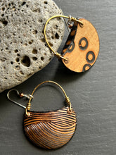 Load image into Gallery viewer, CRESCENT (SMALL) w/brass wire