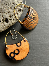 Load image into Gallery viewer, CRESCENT (SMALL) w/brass wire
