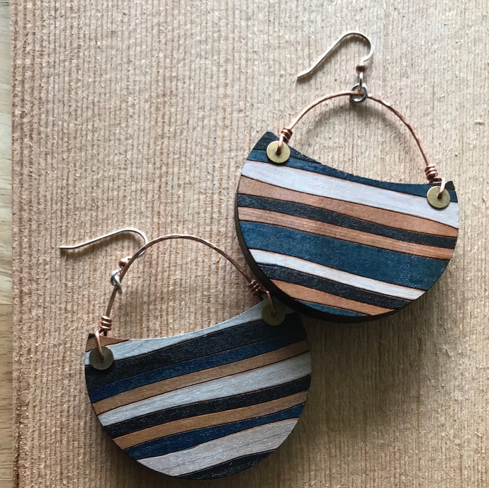 CRESCENT (LARGE) w/copper wire