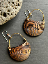 Load image into Gallery viewer, CRESCENT (SMALL) w/brass wire