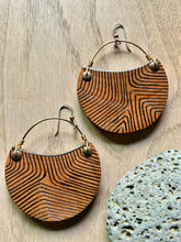 Load image into Gallery viewer, CRESCENT (LARGE) w/copper wire #2563