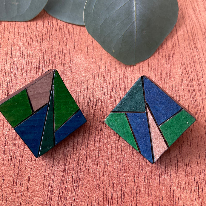 STUD EARRINGS