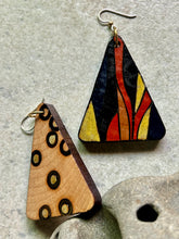 Load image into Gallery viewer, TRIANGLES w/brass wire #30