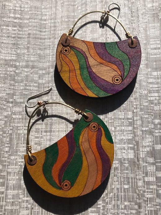 CRESCENT (LARGE) w/brass wire