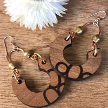 Load image into Gallery viewer, FREE SPIRIT w/brass bicone bead