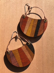 CRESCENT (LARGE) w/copper wire