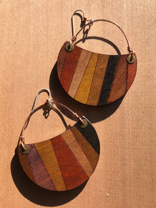 CRESCENT (LARGE) w/copper wire