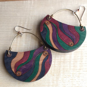 CRESCENT (LARGE) w/brass wire
