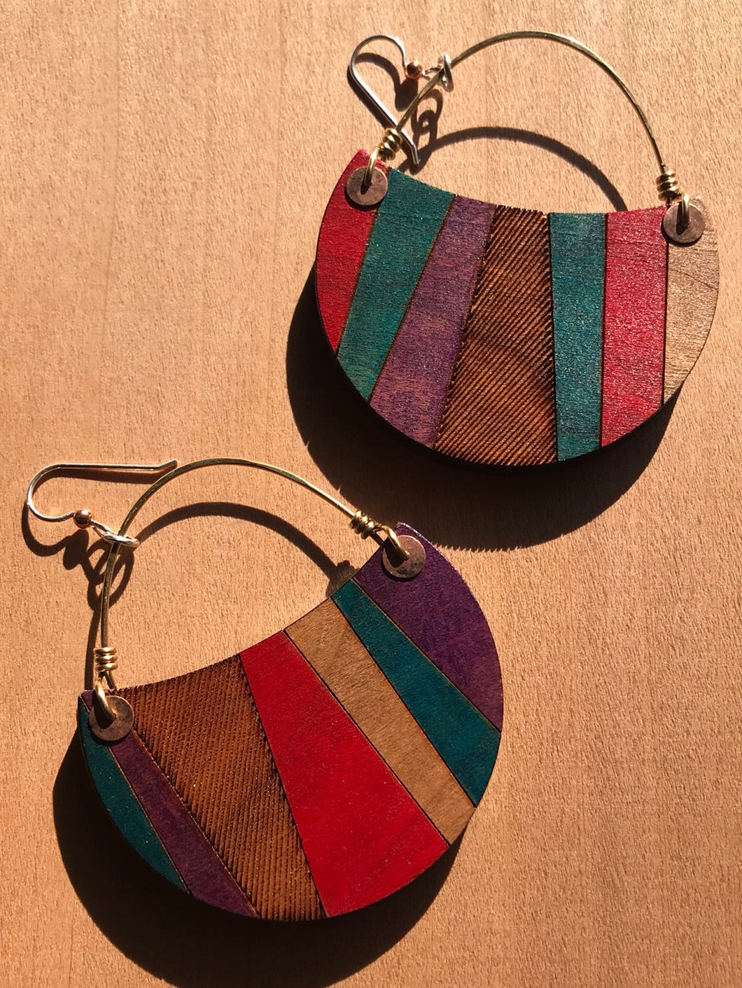 CRESCENT (LARGE) w/brass wire