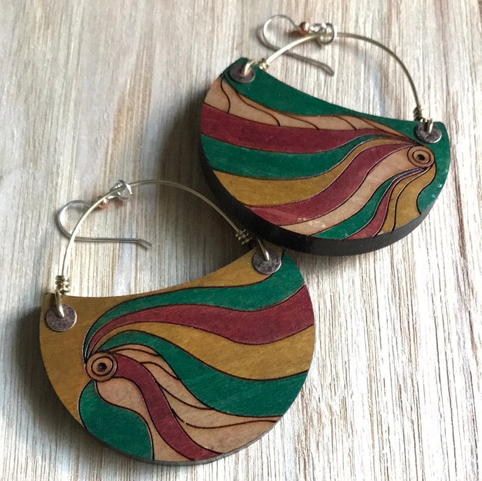 CRESCENT (LARGE) w/brass wire